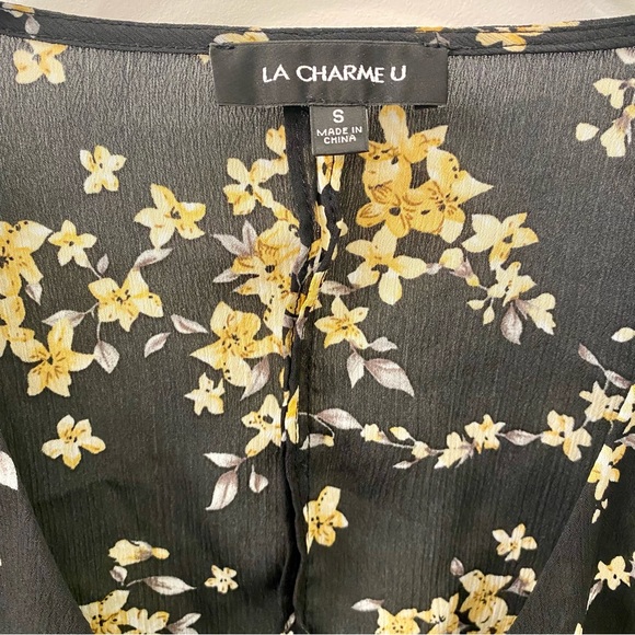 Black Floral Crop Top - Small - Picture 10 of 12